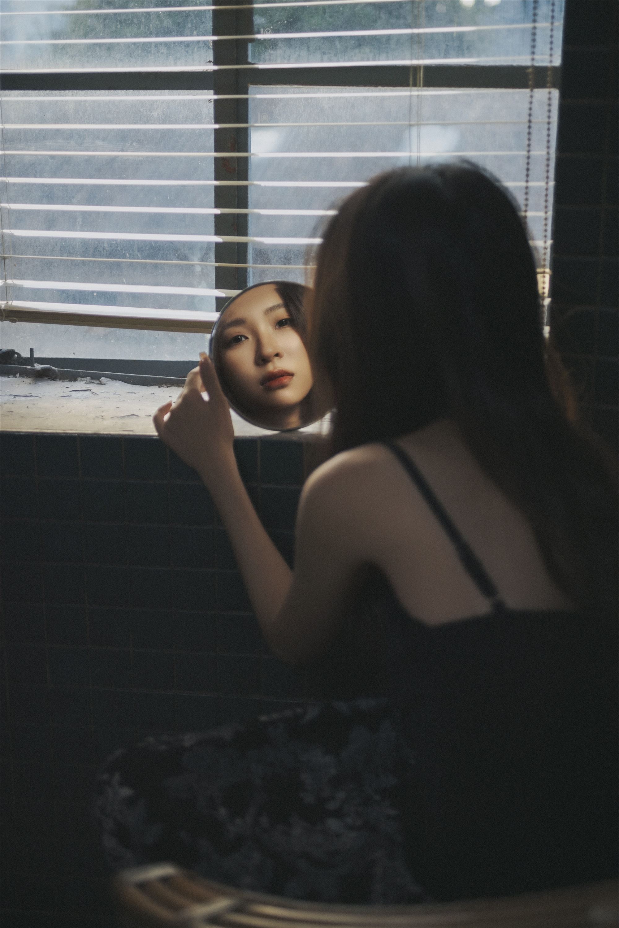 YITUYU艺图语 2025.01.18 孤独感 失眠面包蟹